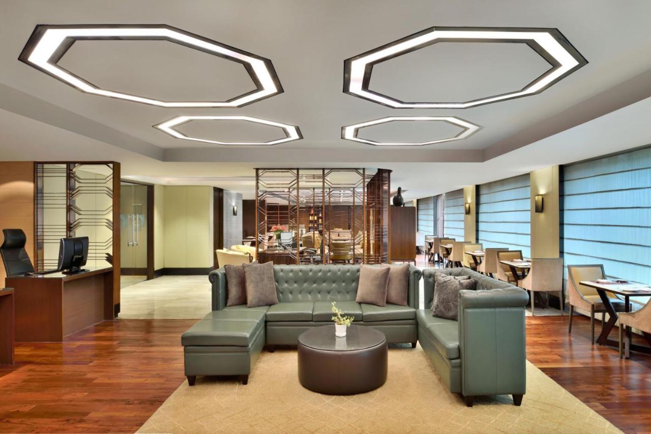 Jw Marriott Hotel New Delhi Aerocity Εξωτερικό φωτογραφία The lounge at the airport