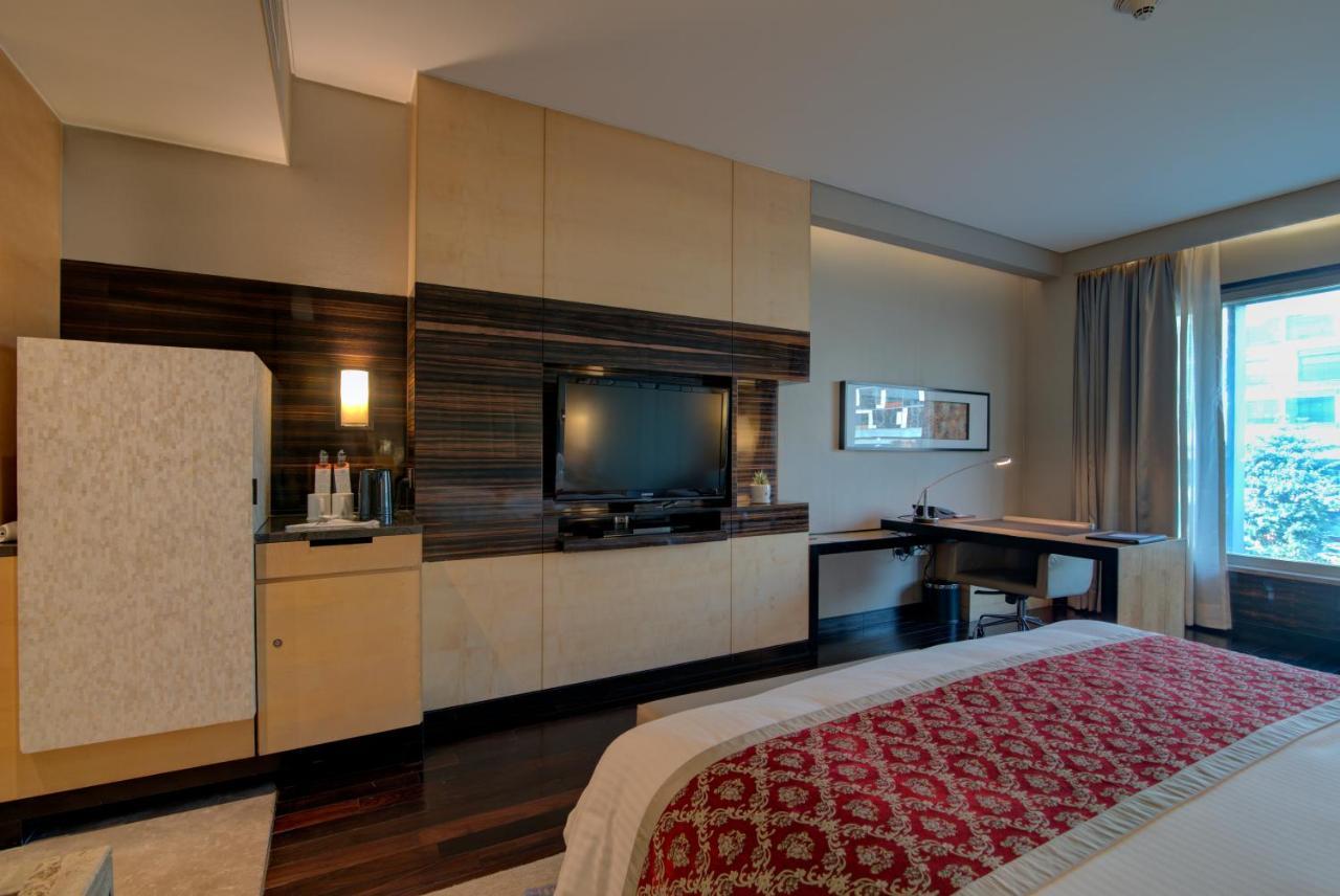Jw Marriott Hotel New Delhi Aerocity Εξωτερικό φωτογραφία A room at the hotel