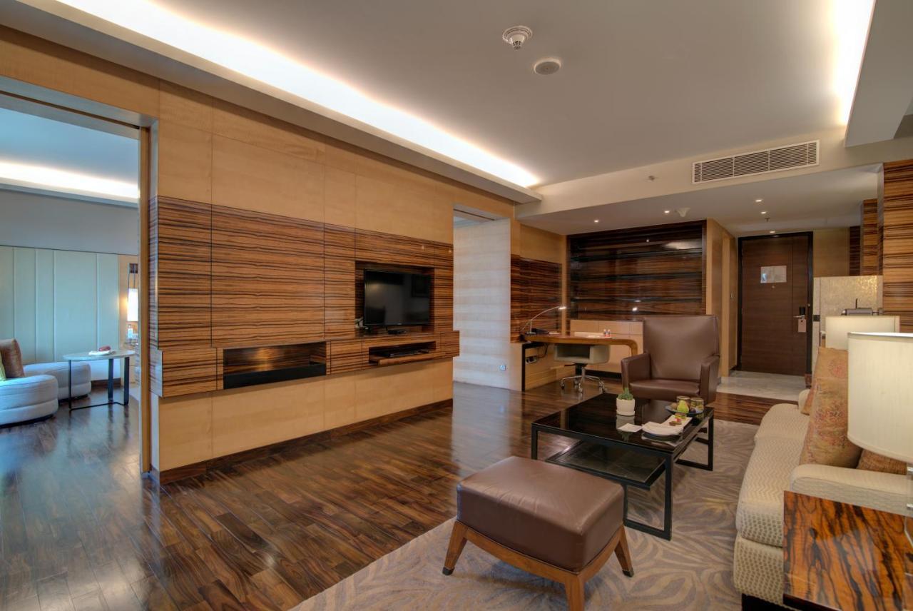 Jw Marriott Hotel New Delhi Aerocity Εξωτερικό φωτογραφία A suite at the hotel