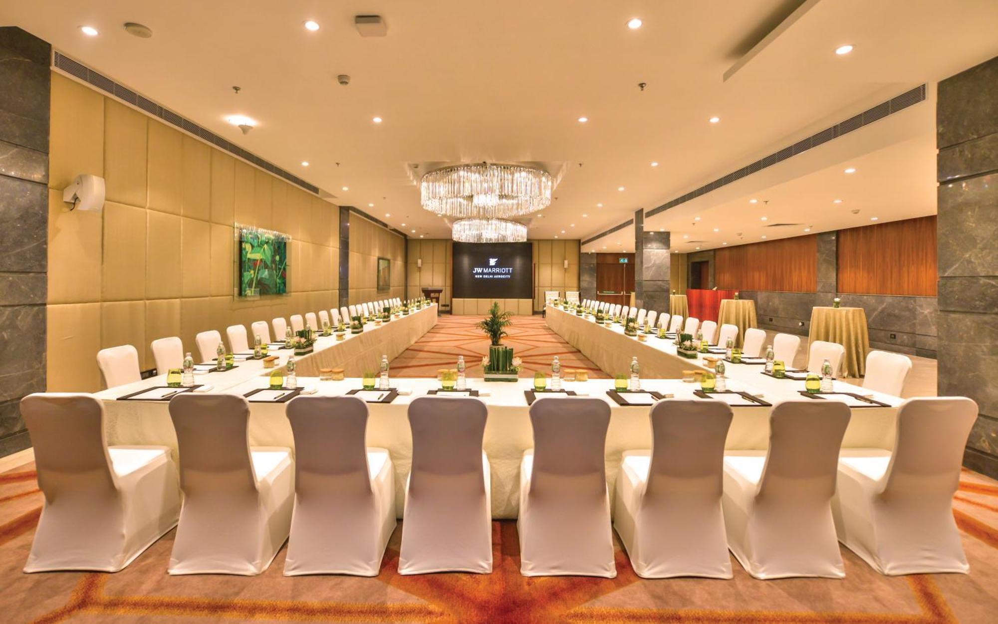 Jw Marriott Hotel New Delhi Aerocity Εξωτερικό φωτογραφία The Royal