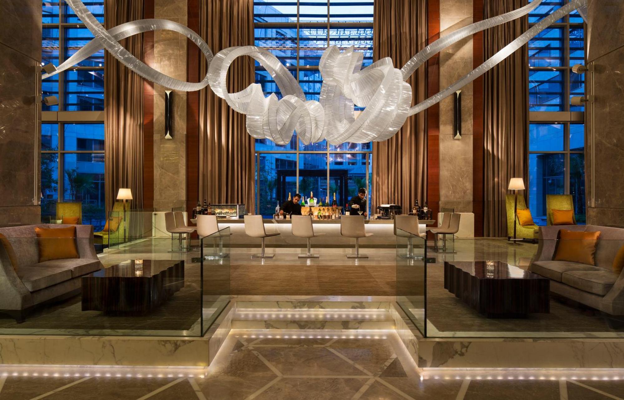 Jw Marriott Hotel New Delhi Aerocity Εξωτερικό φωτογραφία The lobby of the hotel