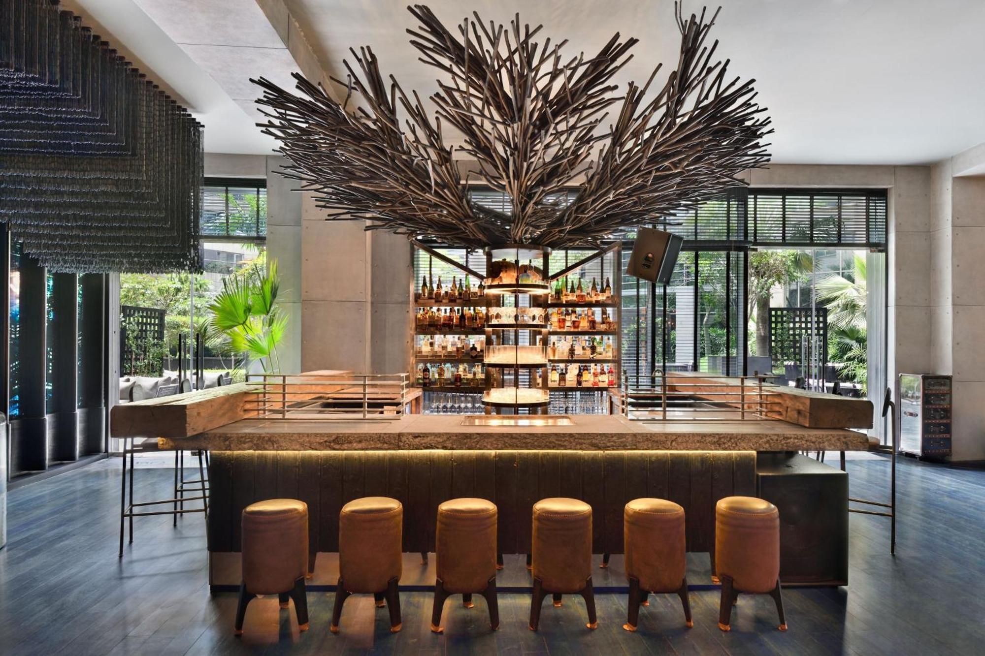 Jw Marriott Hotel New Delhi Aerocity Εξωτερικό φωτογραφία The bar at the hotel