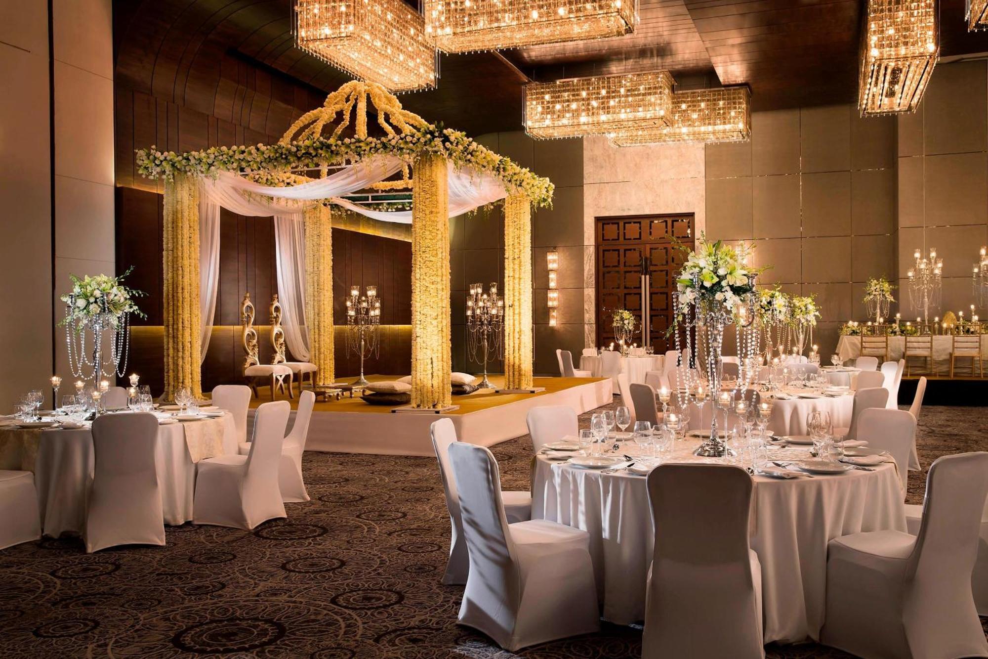Jw Marriott Hotel New Delhi Aerocity Εξωτερικό φωτογραφία Wedding reception at The Oberoi, Mumbai